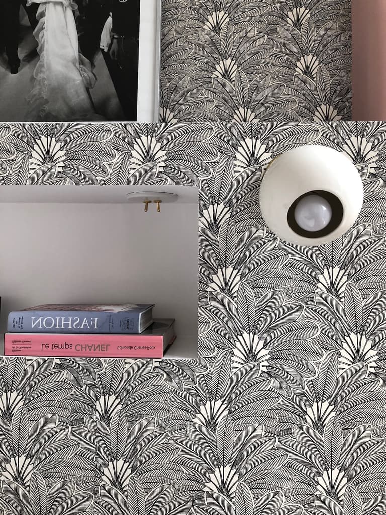 tête de lit niche papier-peint plume noir et blanc