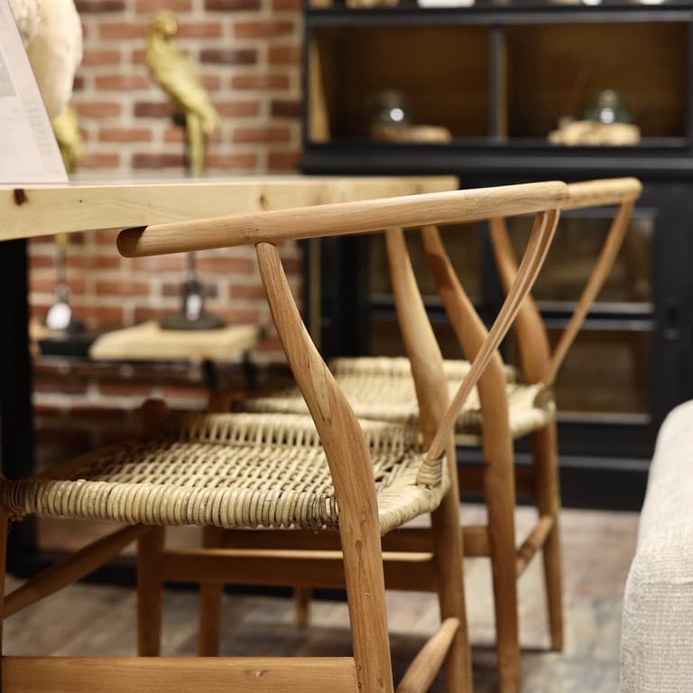 déco rondeur chaise bistrot design 50s dossier accoudoir arrondi