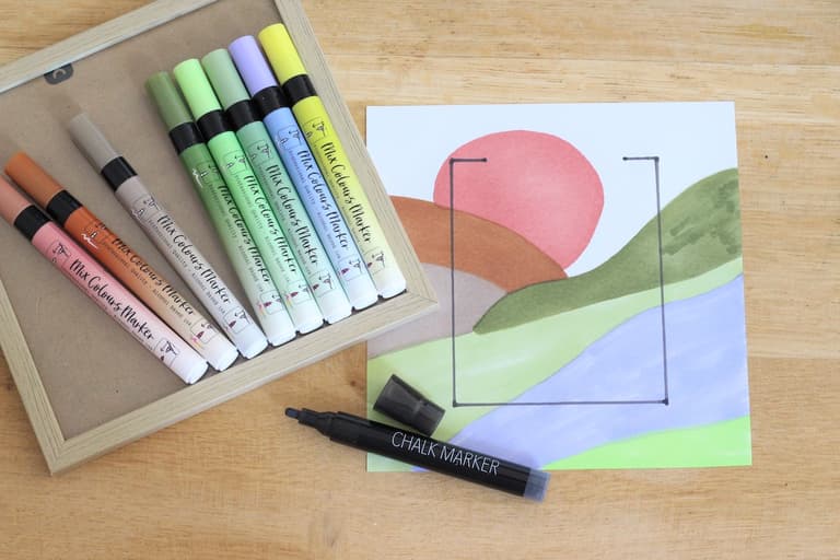 Rectangle noir tracé au centre du dessin coloré pour délimiter la liste