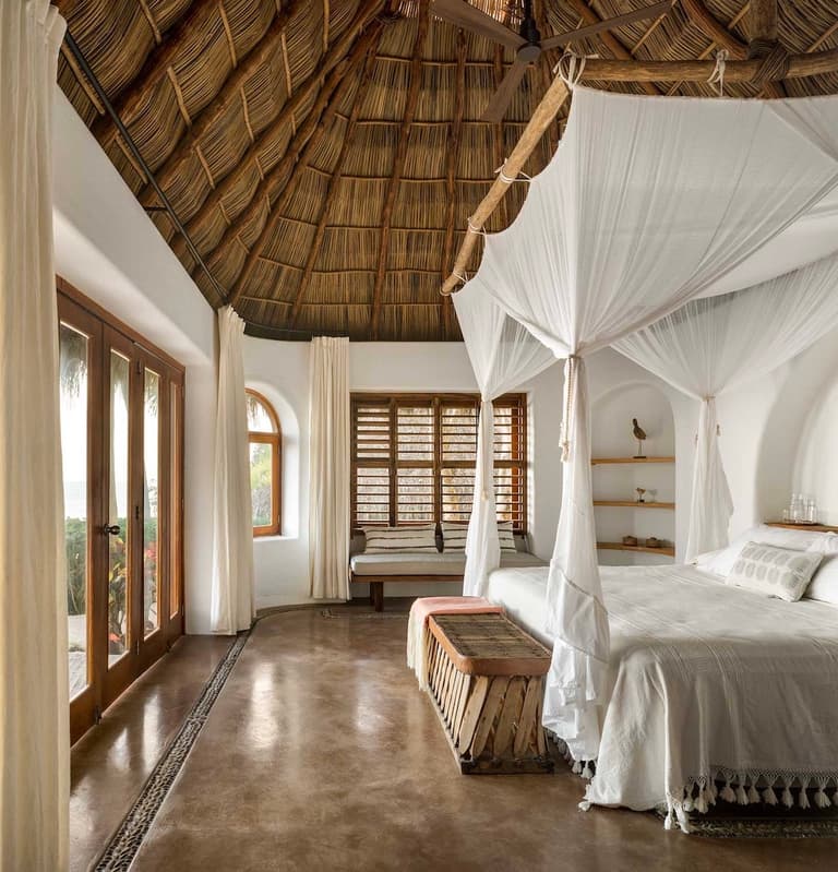 paillote villa chambre lit baldaquin lune de miel Mexique