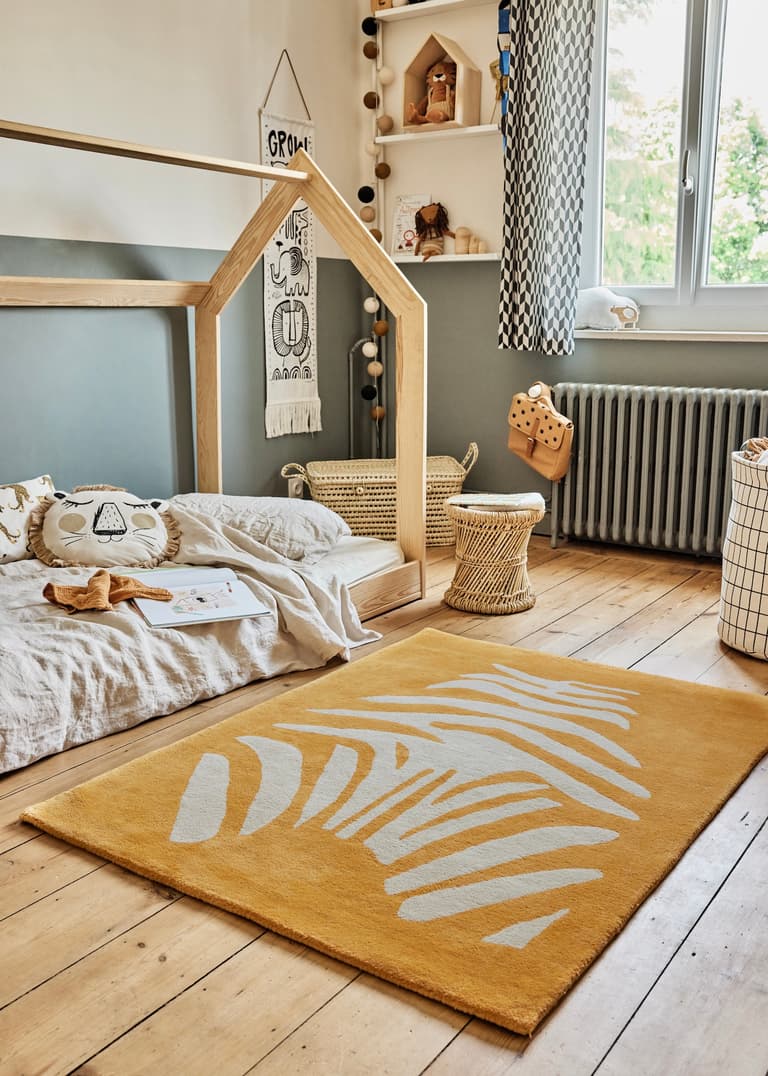 chambre enfant mur bicolore kaki jaune moutarde