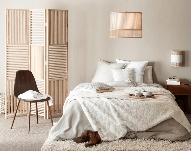 chambre inspiration voyage paravant en bois panneau modulable