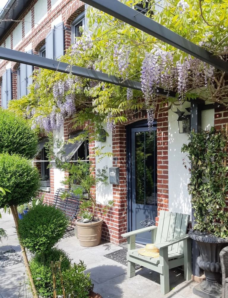 jardin fleuri terrasse exterieure