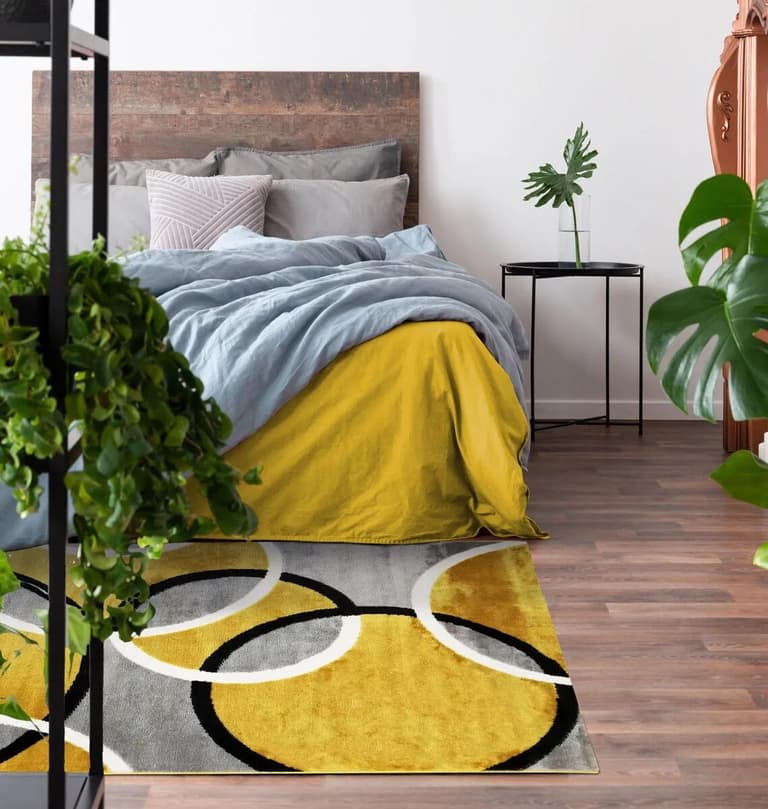 chambre décoration jaune grise et bleu