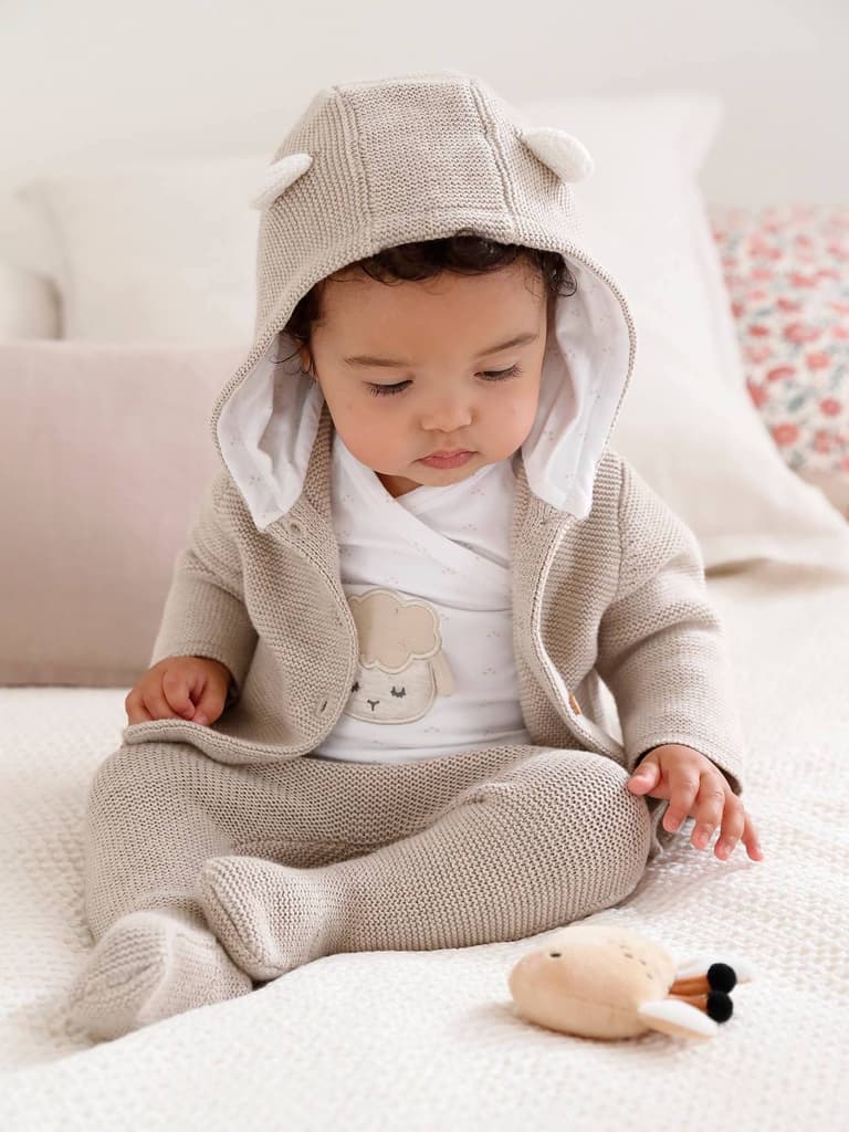 Vêtements doux pour une liste de naissance