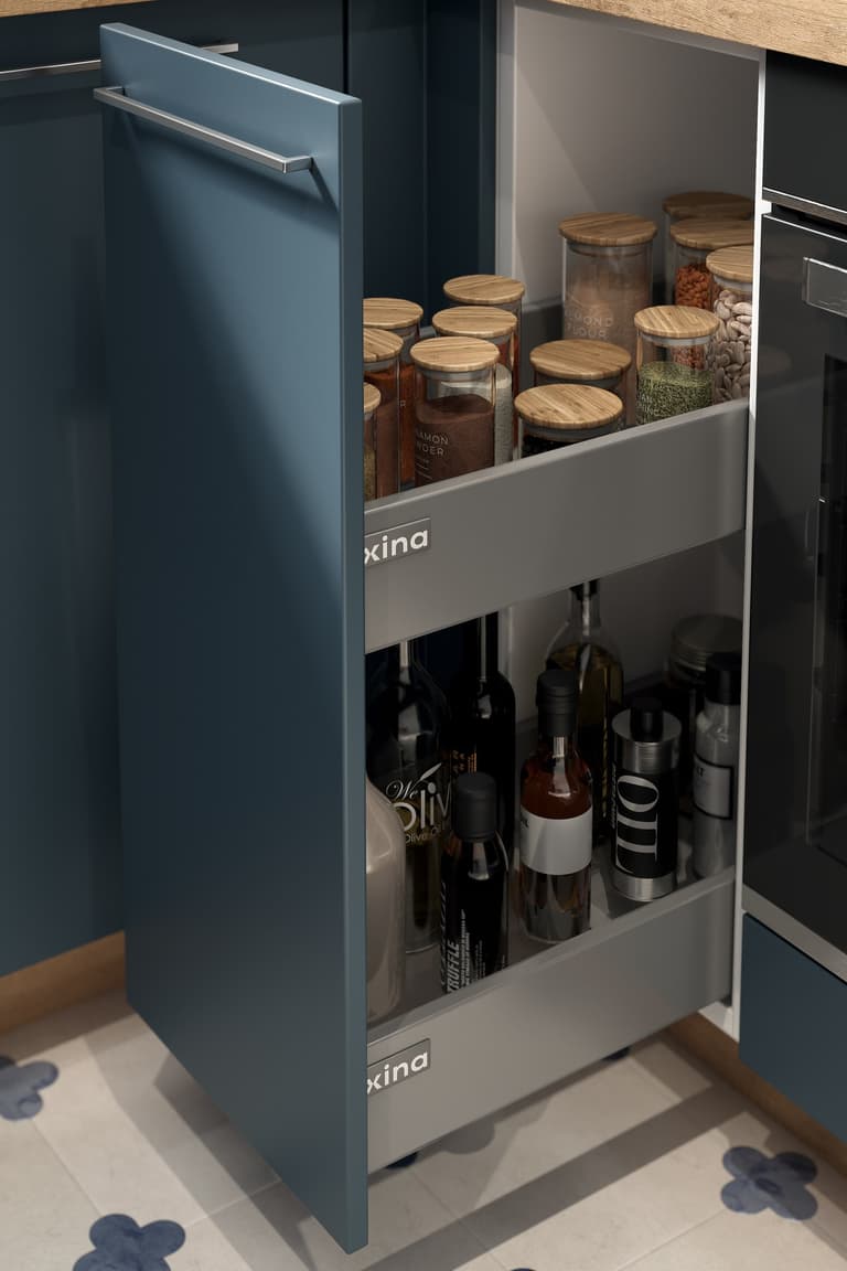 Coulissant étroit pour ranger les épices, bouteilles et condiments dans une cuisine équipée