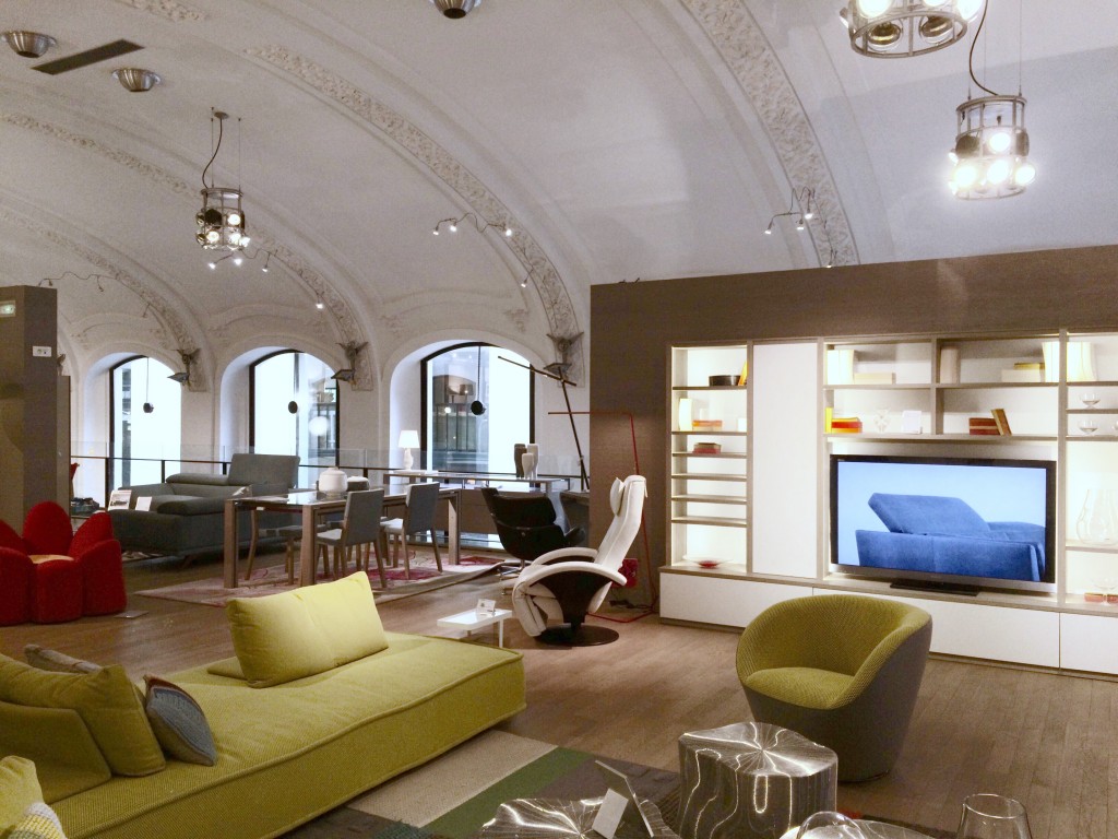 2015 Roche Bobois magasin rue de lyon paris 12 XII. www.clemaroundthecorner.com