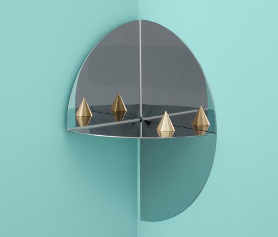 The pivot shelf, designed by Lex Pott for Hay étagère. www.clemaroundthecorner.com. etagere d'angle en miroir pour salon Hay circualire.