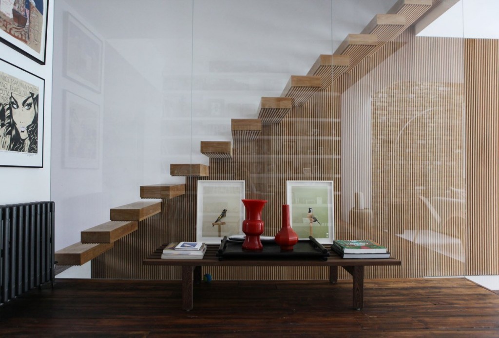 escalier design bois Chloe Makintosh Made.com