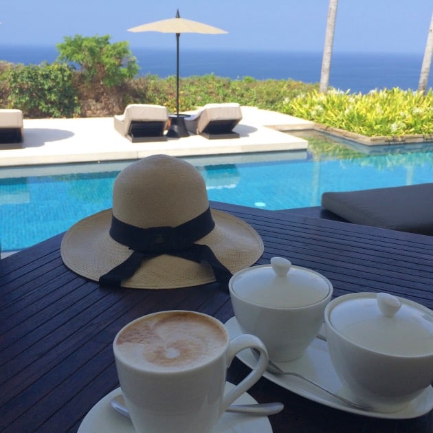 petit dejeuner cafe vue ocean-indien