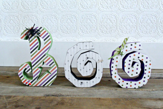 Boo signe deco 31 octobre en bois.