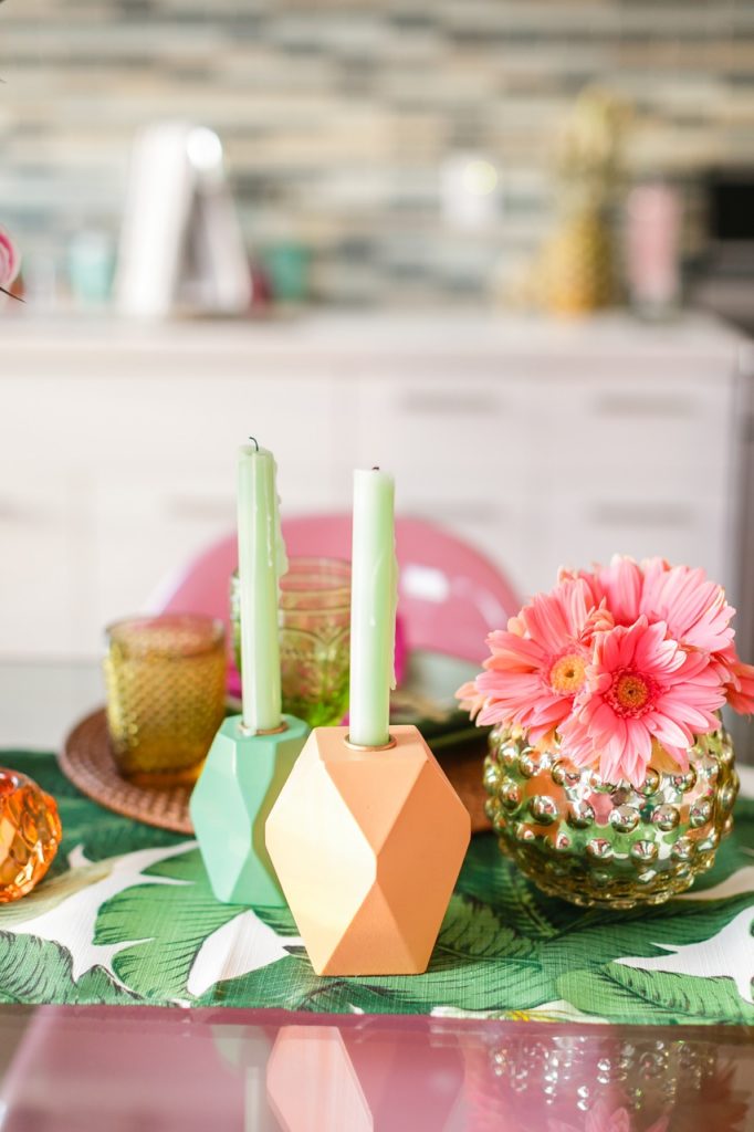 Urban jungle colorée appartement fluo multicolore