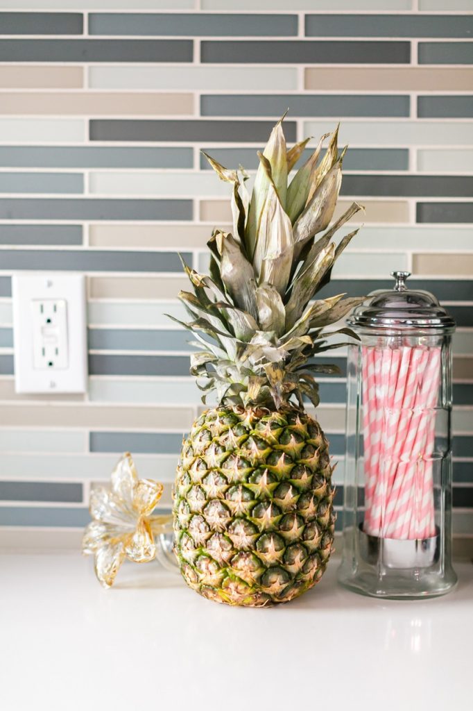 Urban jungle colorée appartement fluo multicolore