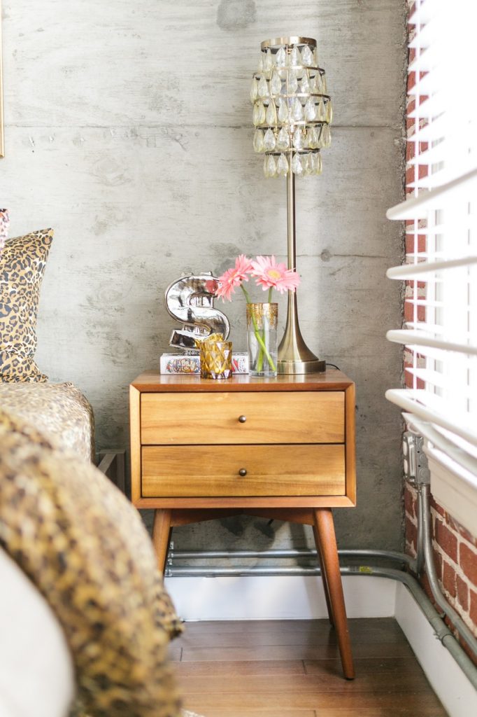 Urban jungle colorée appartement fluo multicolore