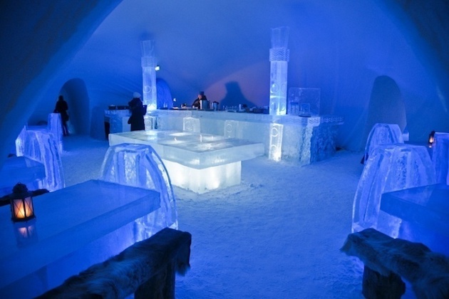 bar neige montage glace sculpture Roumanie