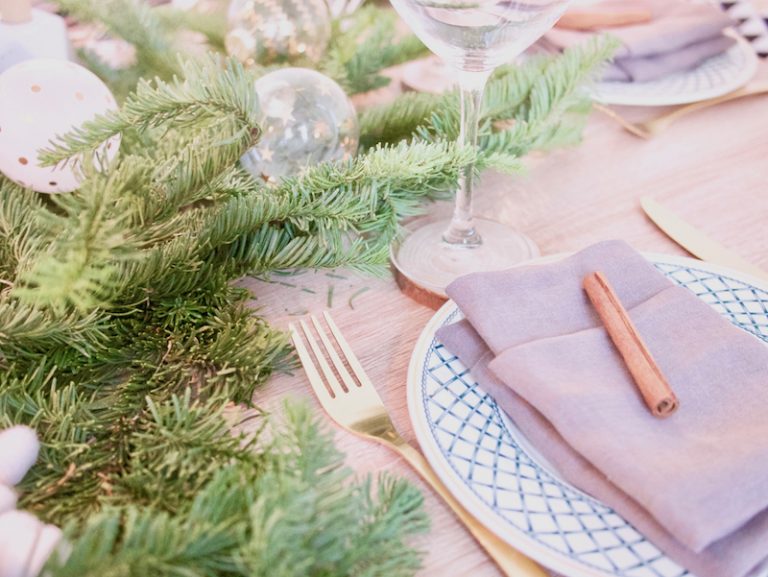 Inspiration déco table de Noël entre amis