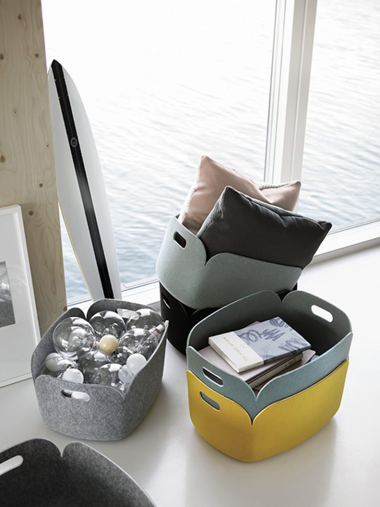 panier rangement minimaliste en feutre de couleur muuto