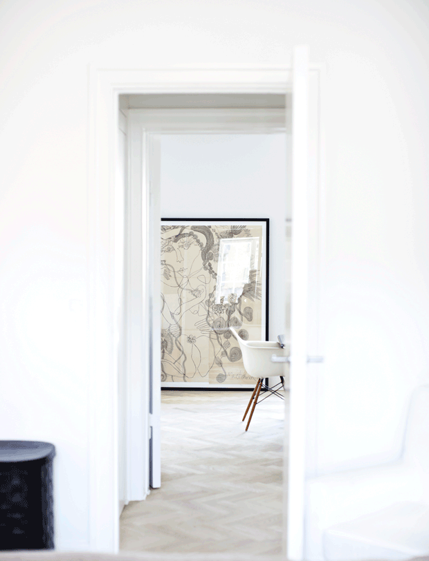mur blanc minimaliste elegant couloir
