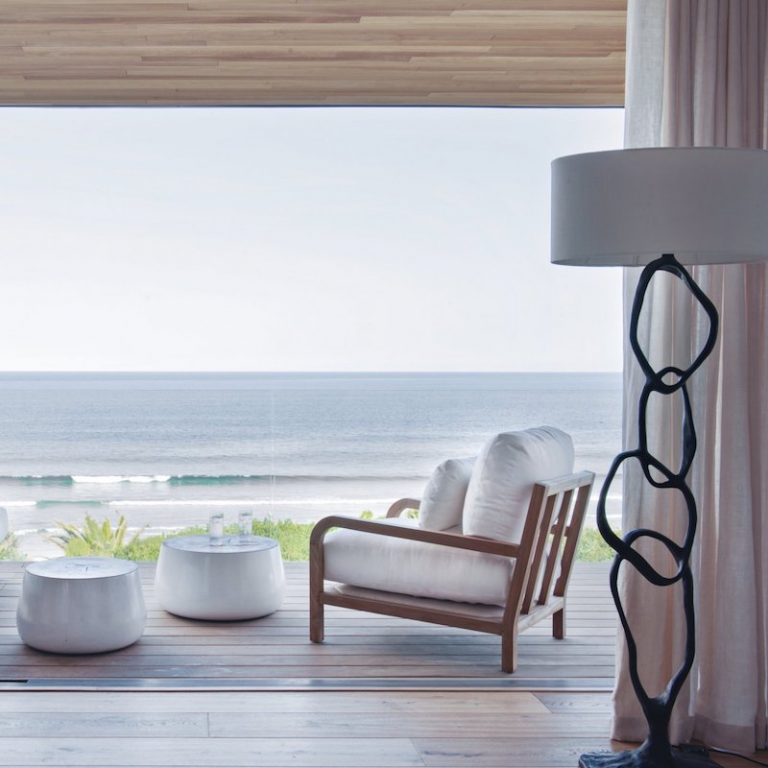 salon face a la mer patio ouvert baie vitree