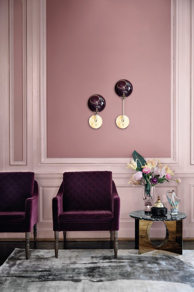 salon design by us rose velours fauteuil framboise peinture Rasmus Larsson