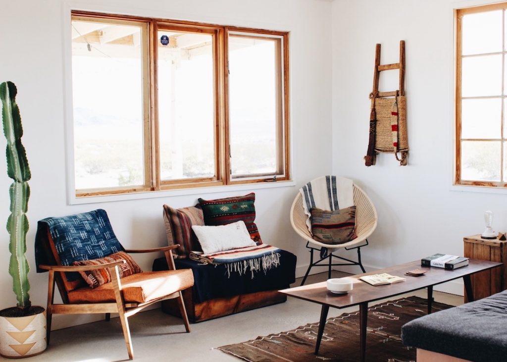 maison californienne kinkfolk interieur decoration aztheque tapis cactus