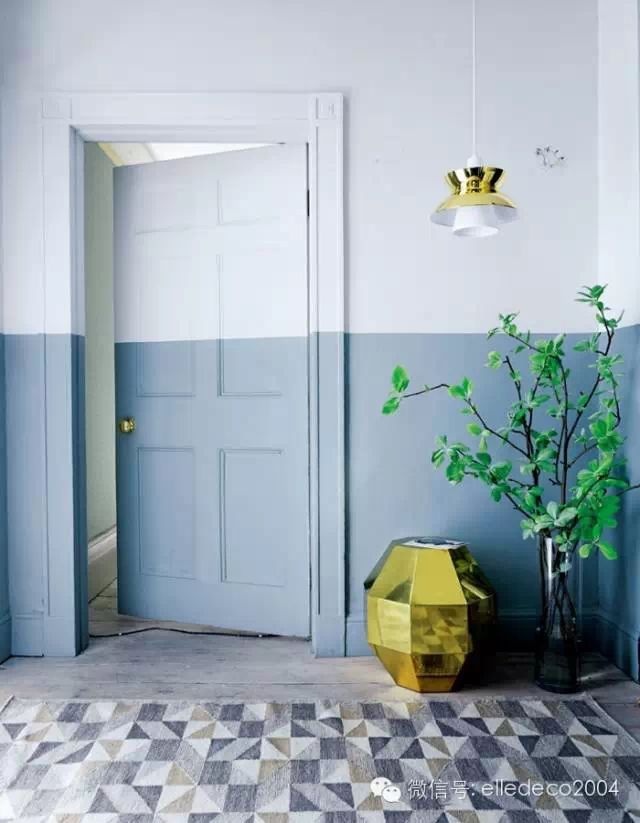 idee decorer une porte soubassement mur bicolore blog deco