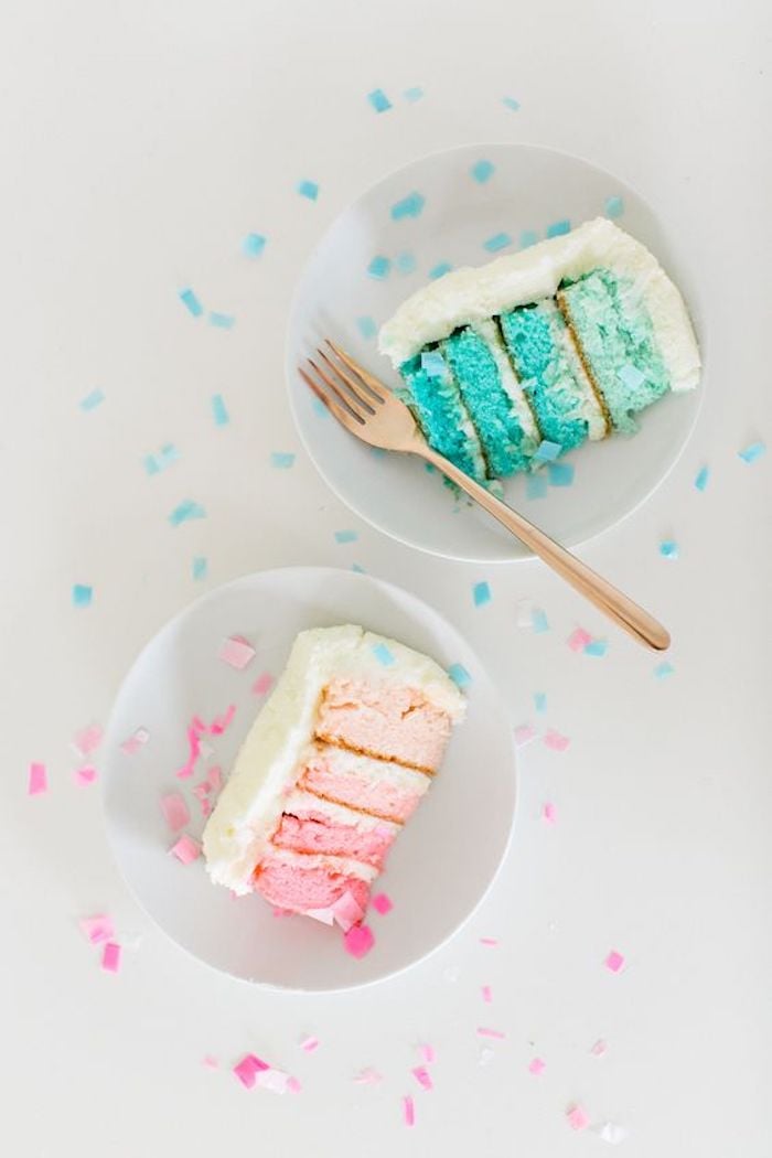 blog déco clemaroundthecorner gender reveal party cake gateau étages bleu rose