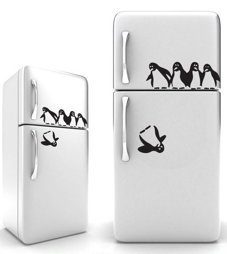 customiser le frigo avec du masking tape autocollant pingouin blog création déco clem around the corner
