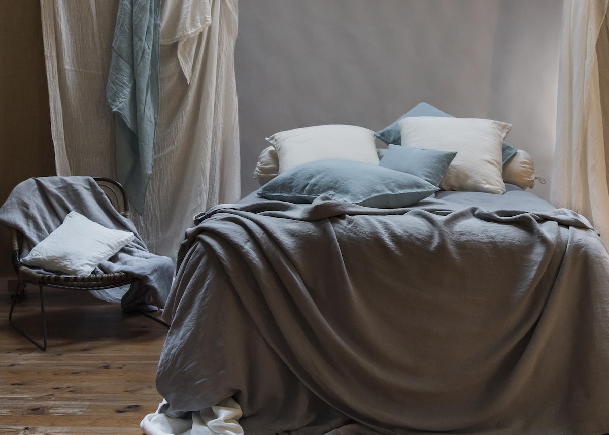 linge de lit en chanvre textile chambre décoration coussin lit - blog déco - Clem around the corner