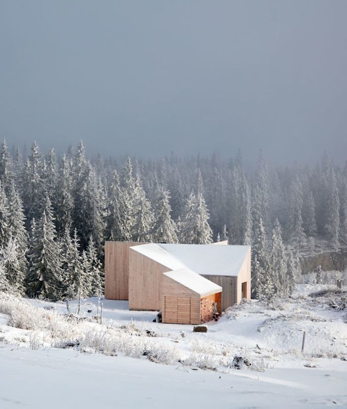 chalet design en norvège bas forêt arbres bois clair neige oslo-annexe blog déco clem around the corner