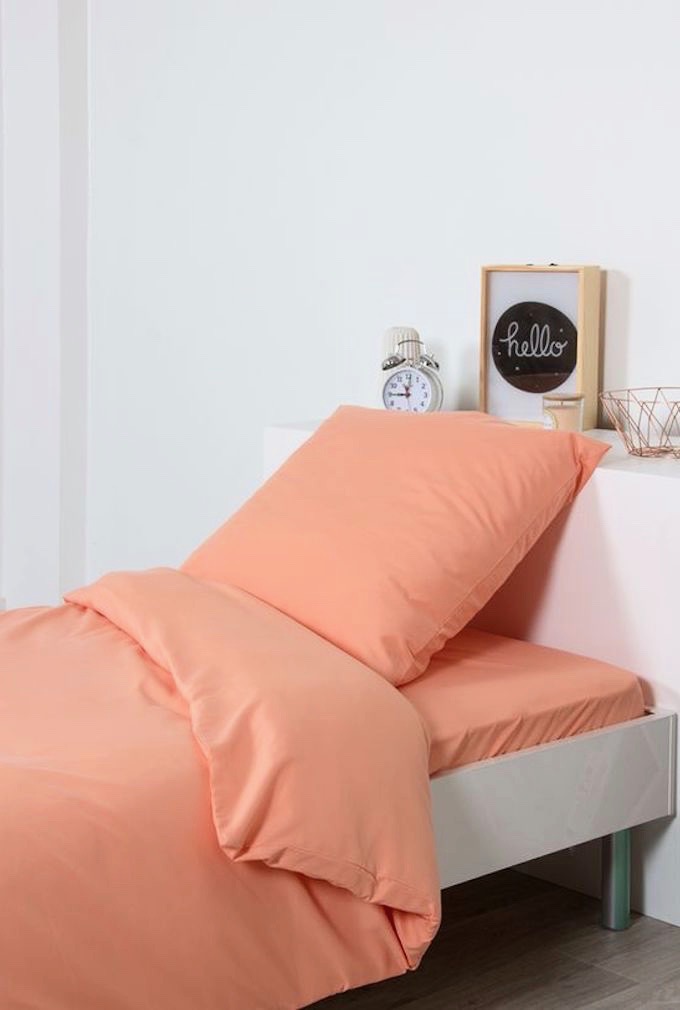 couleur de l'année pantone 2019 living coral linge de lit une place chambre enfant blog déco clem around the corner