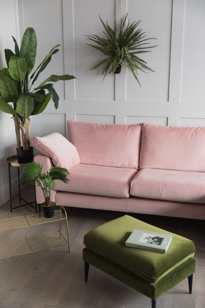 millennial pink canapé salon blanc kaki - blog déco - clem around the corner