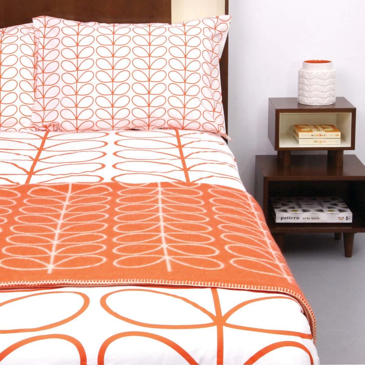 style rétro linge de lit orange blanc - blog déco - clem around the corner