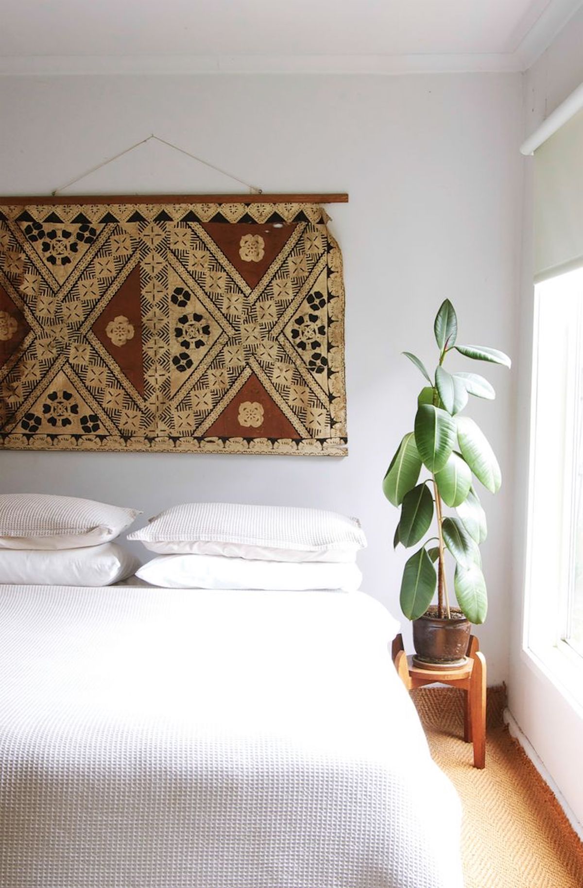 comment fixer un tapis au mur motif chambre plante - blog déco - clem around the corner