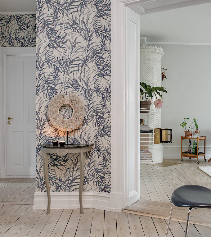 appartement suédois hall rond tapisserie bleu - blog déco - clem around the corner