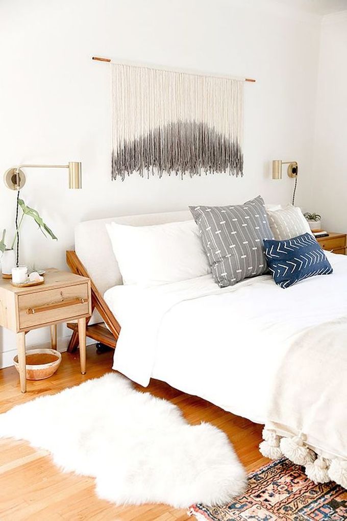aménagement chambre à coucher feng shui lit blanc tapis fourrure -blog déco- clem around the corner
