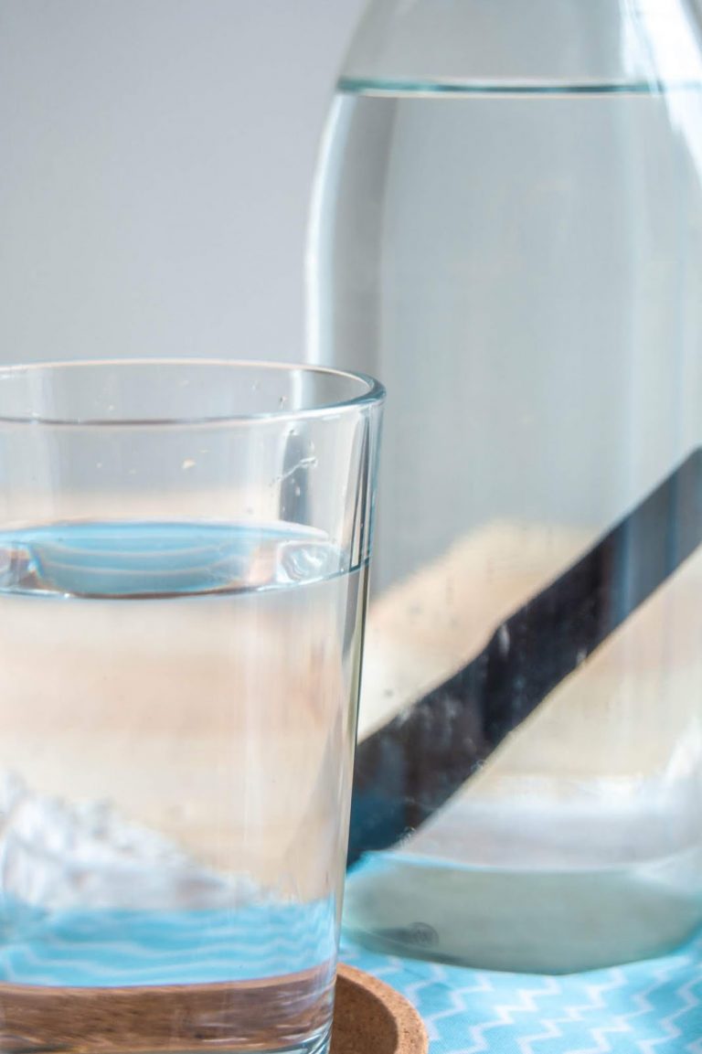 zéro déchet bouteille verre eau charbon actif nouveau filtre écologique - blog déco - clem around the corner