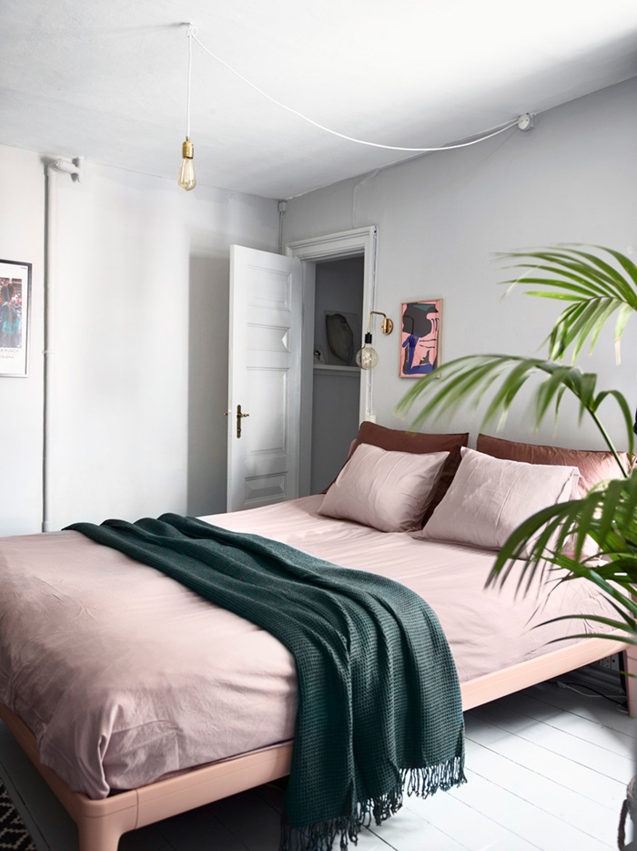 chambre rose et verte pastel blanc suspension design - blog déco - clem around the corner