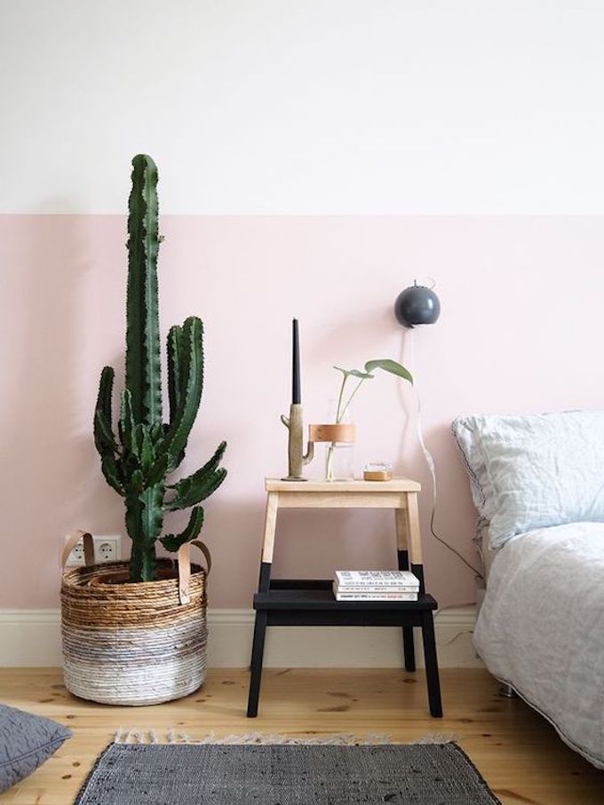 chambre rose et verte sous bassement cactus - blog déco - clem around the corner