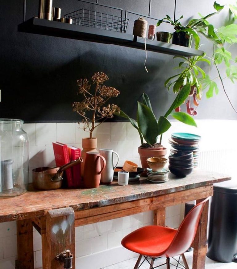 style éclectique cuisine originale bicolor chaise design scandinave - blog déco - clem around the corner