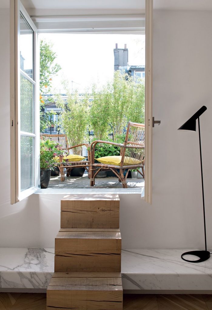 plante balcon ouest bambou escalier bois marbre - blog déco - clem around the corner