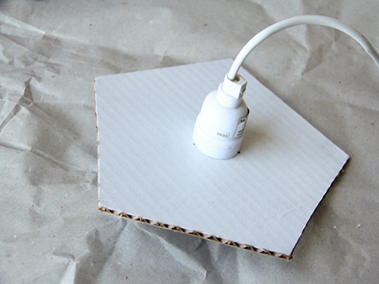 idée déco récup carton lampe suspension - blog déco - clem around the corner