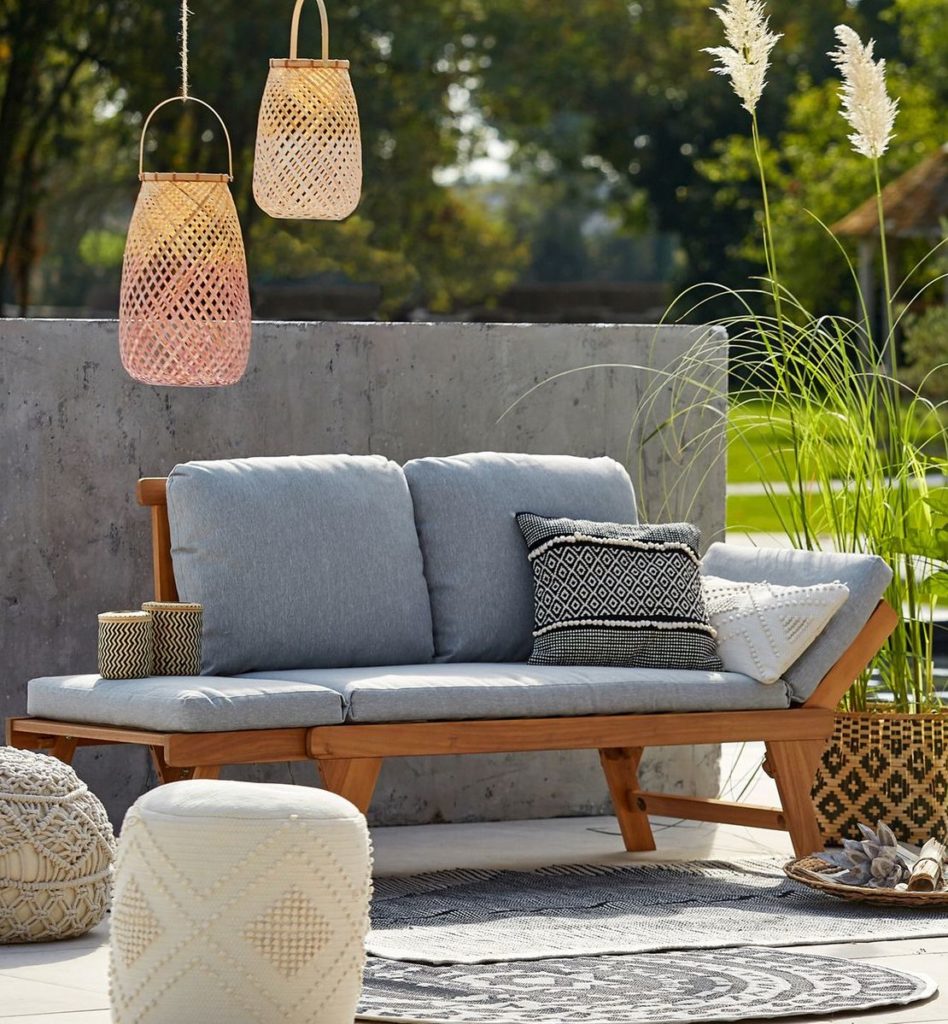 blog déco salon de jardin canapé bois coussin gris suspension rotin tie and dye rose outdoor