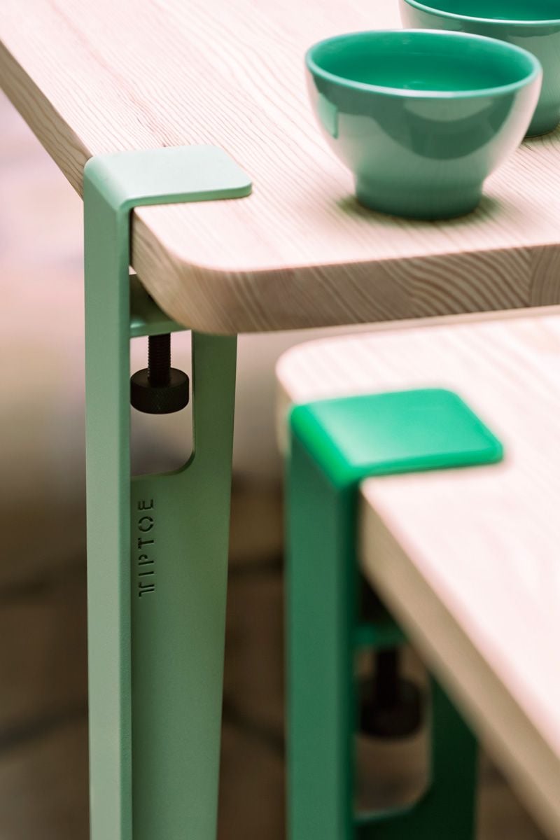 astuces studio étudiant pieds table métallique vert - blog déco - clem around the corner