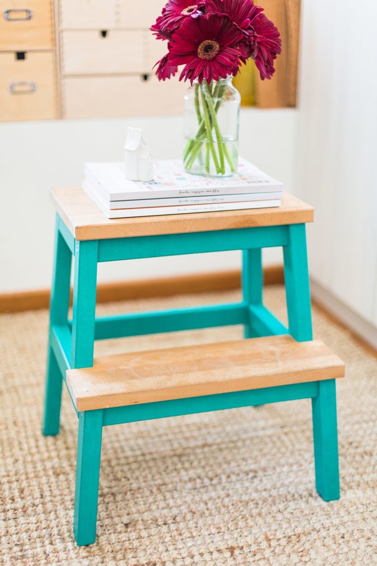 marche-pied ikea hack chambre table de nuit bois making tape bleu turquoise - blog décoration intérieur - clem around the corner