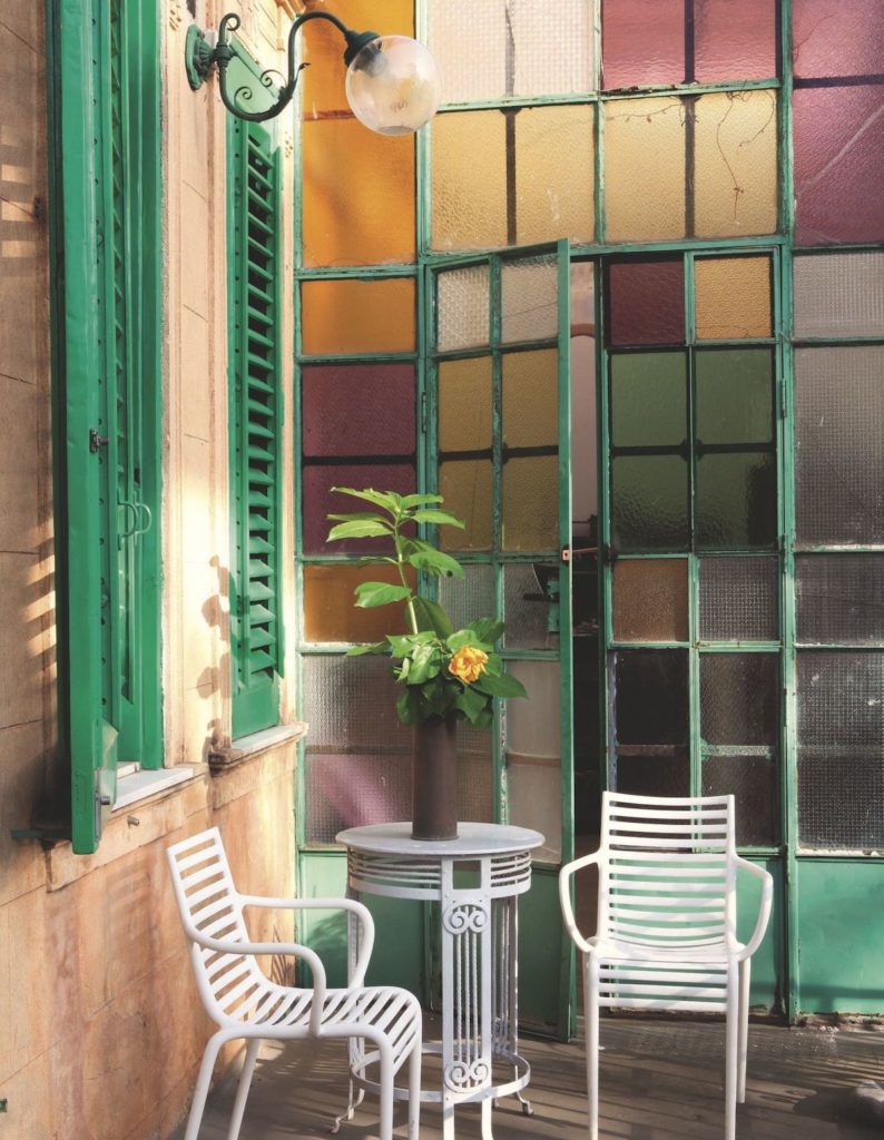 style toscan entrée colorée en vitrail - blog déco - clem around the corner
