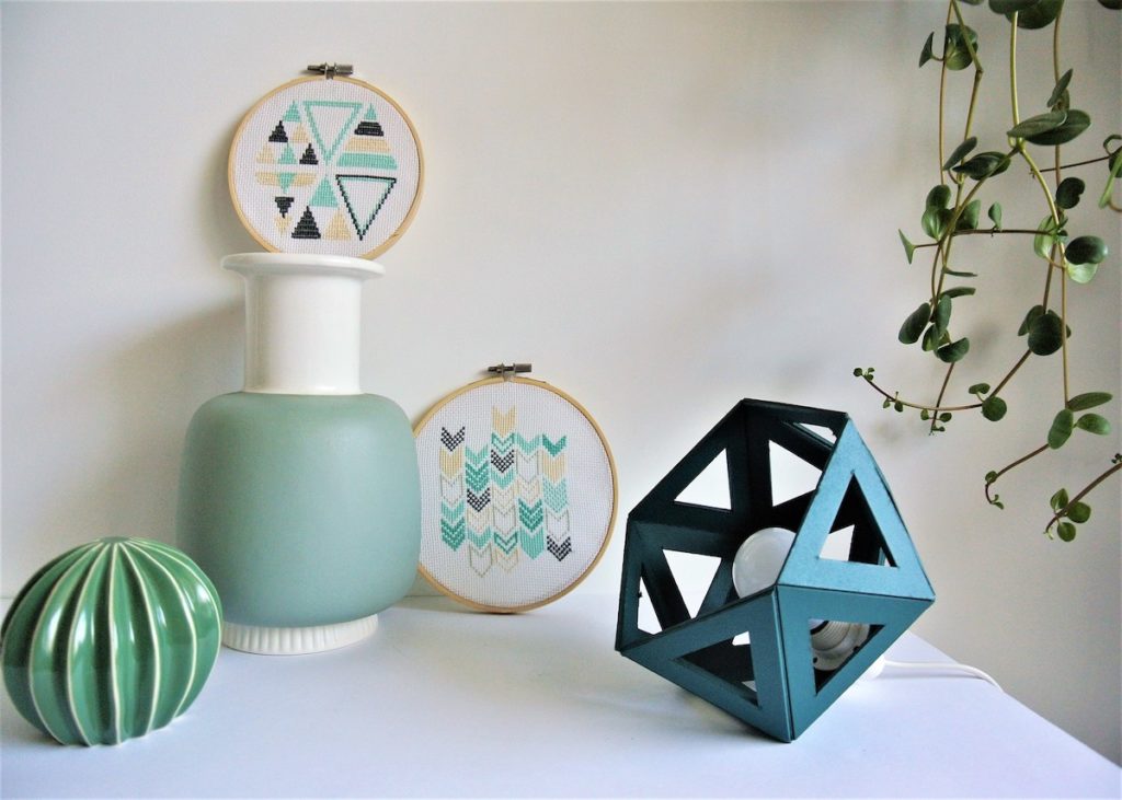 lampe origami papier bleu canard salon style scandi