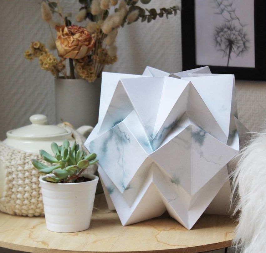 blog déco lampe origami bleu blanc dégradé plante grasse salon nature