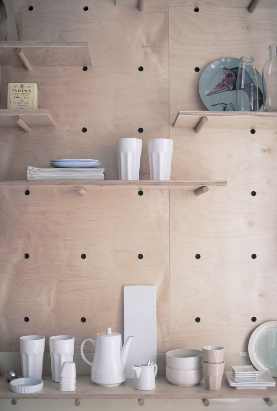 clem around the corner studio de 30m2 espace cuisine mobilier bois naturel marron contreplaqué