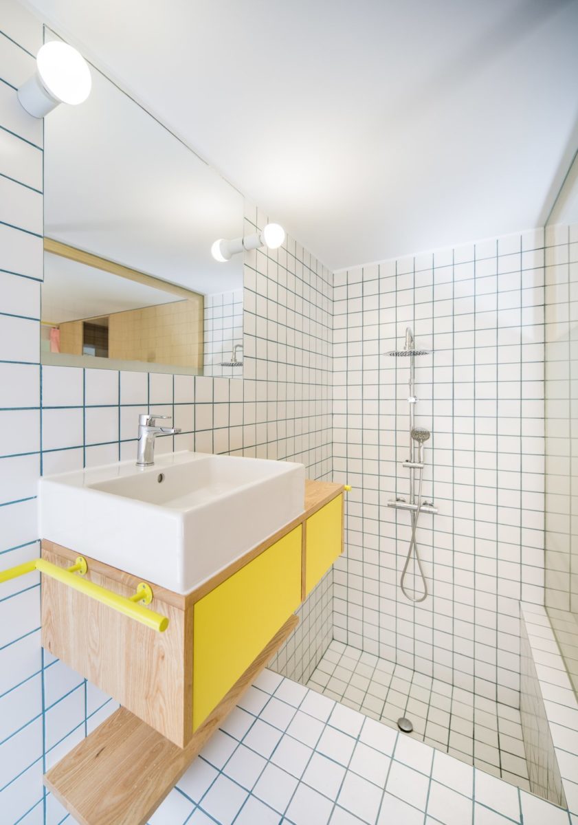 32m2 studio madrid vert menthe salle de bain carreaux de ciment douche bain - blog déco - clemATC